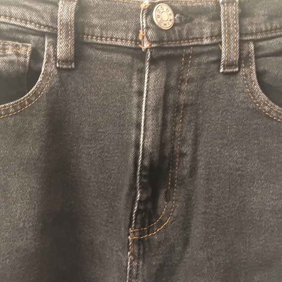 Cropped UO Jeans - Picture 3 of 5